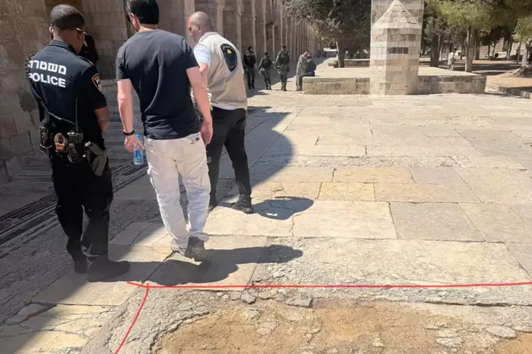 Yerleşimciler Mescid-i Aksa’daki Restorasyonlara Zorla Müdahil Oluyor